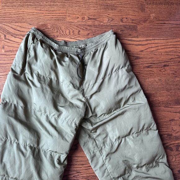 NWT FASHION NOVA Baggy Olive Puffer Pants Sz 3X - Picture 3 of 4